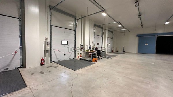 capannone in vendita a San Giuliano Milanese