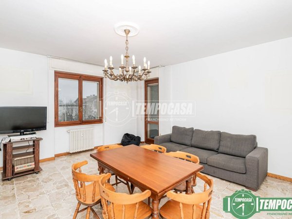 appartamento in vendita a San Giuliano Milanese in zona Borgolombardo