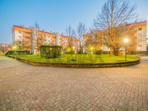 appartamento in vendita a San Giuliano Milanese in zona Zivido