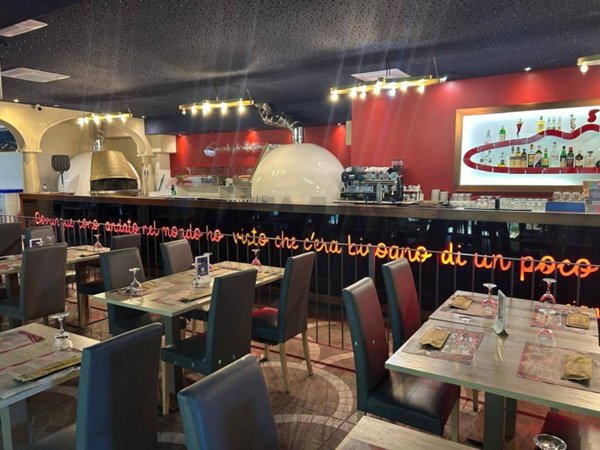 negozio in vendita a San Giuliano Milanese in zona Zivido