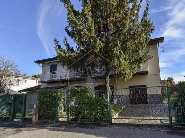 casa indipendente in vendita a San Giuliano Milanese in zona Carpianello