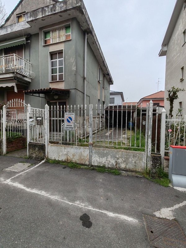 appartamento in vendita a San Giuliano Milanese in zona Sesto Ulteriano