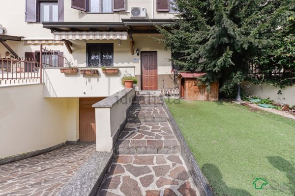 casa indipendente in vendita a San Giuliano Milanese in zona Zivido