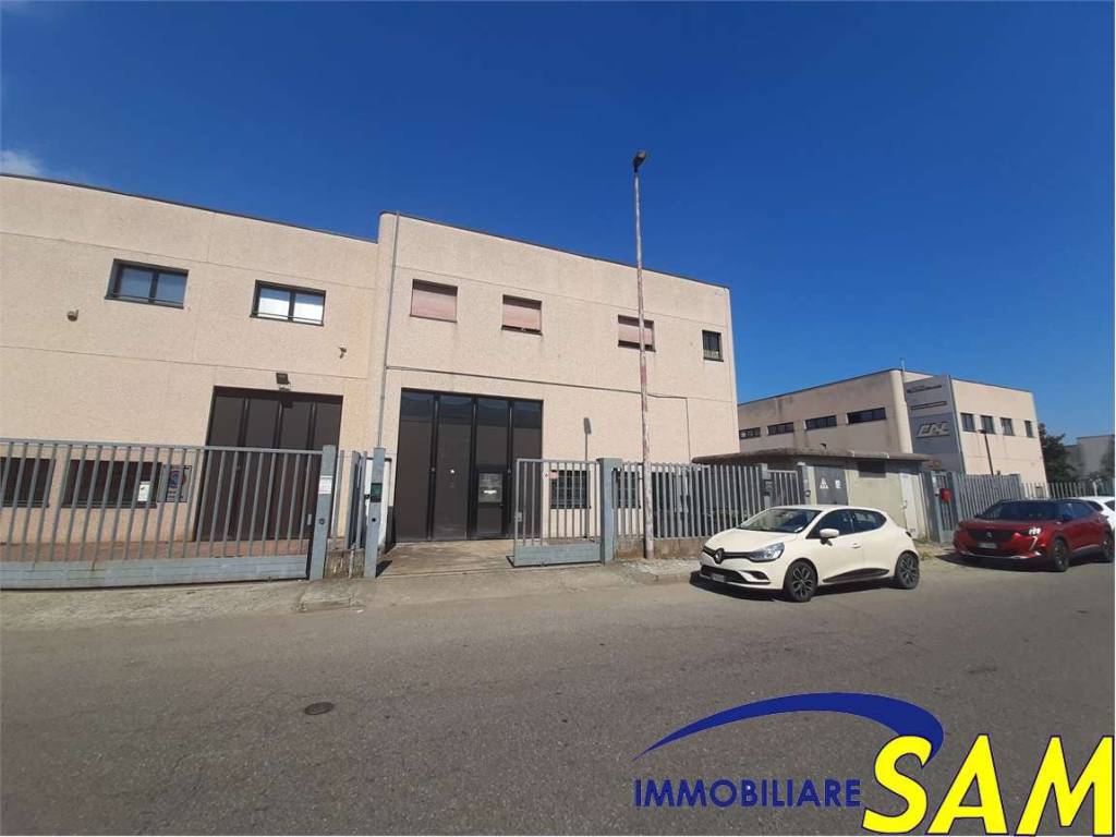 locale commerciale in vendita a San Giuliano Milanese in zona Zivido