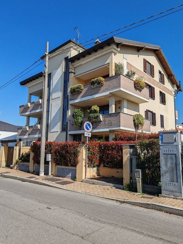 appartamento in vendita a San Giuliano Milanese in zona Civesio