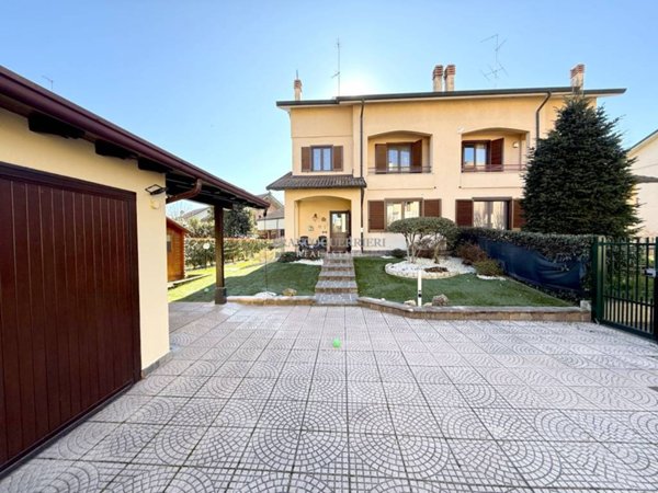 casa indipendente in vendita a San Giuliano Milanese in zona Sesto Ulteriano
