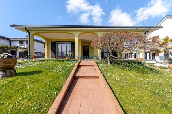 casa indipendente in vendita a San Giuliano Milanese in zona Sesto Ulteriano