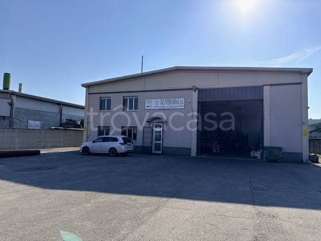 locale commerciale in vendita a San Giuliano Milanese in zona Civesio