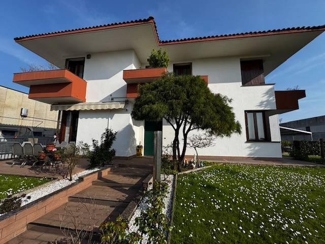 casa indipendente in vendita a San Giuliano Milanese in zona Sesto Ulteriano