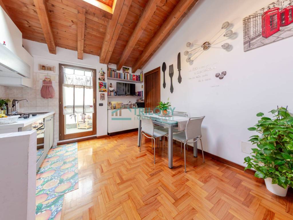 appartamento in vendita a San Giuliano Milanese in zona Sesto Ulteriano