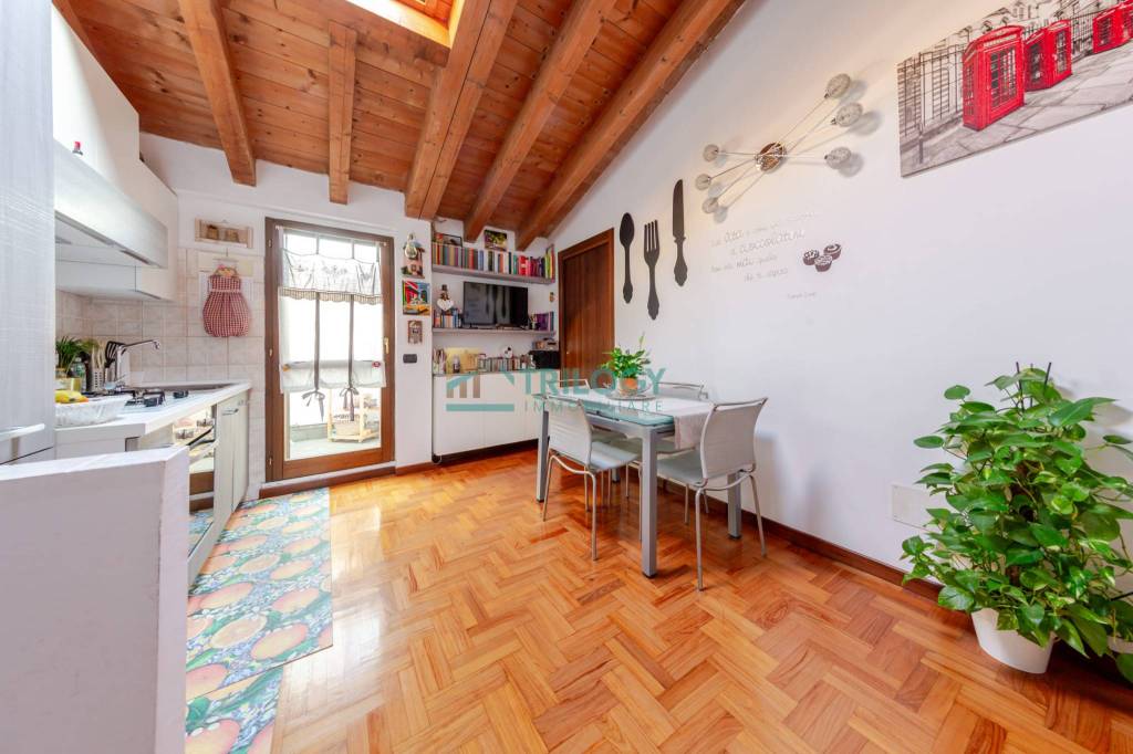 appartamento in vendita a San Giuliano Milanese in zona Sesto Ulteriano