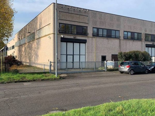 locale commerciale in vendita a San Giuliano Milanese