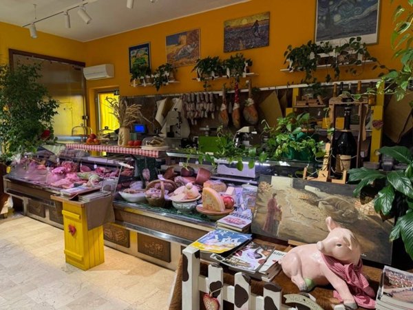 negozio in vendita a San Giuliano Milanese in zona Civesio