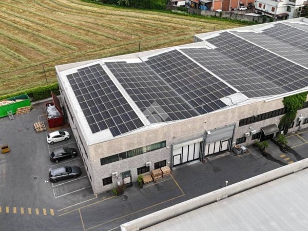locale commerciale in vendita a San Giuliano Milanese in zona Zivido