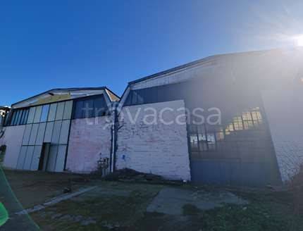 locale commerciale in vendita a San Giuliano Milanese in zona Civesio
