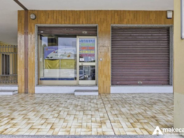 negozio in vendita a San Giuliano Milanese in zona Civesio