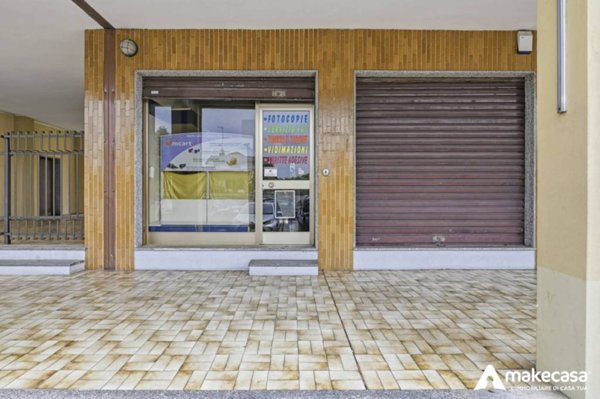 negozio in vendita a San Giuliano Milanese in zona Civesio