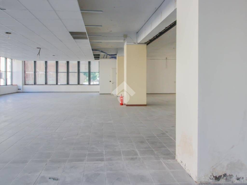 negozio in vendita a San Giuliano Milanese