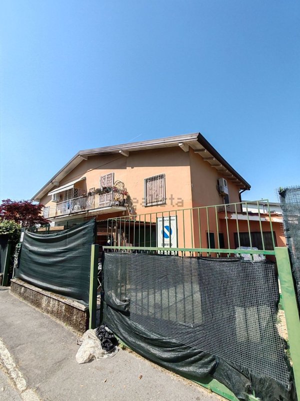 appartamento in vendita a San Giuliano Milanese in zona Sesto Ulteriano