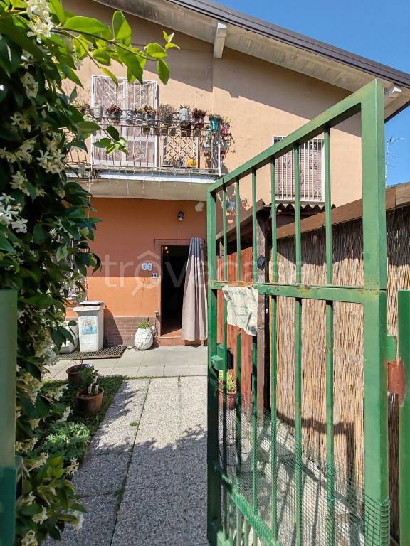 appartamento in vendita a San Giuliano Milanese in zona Civesio