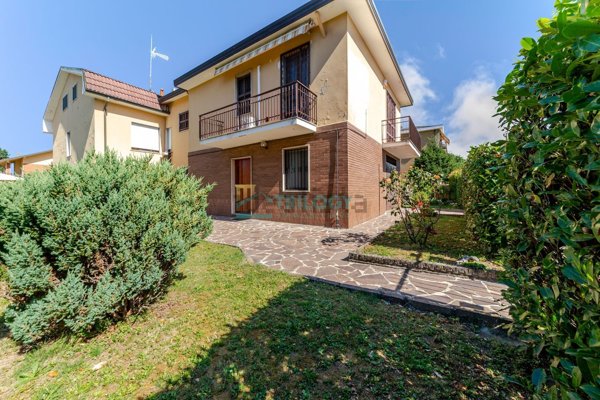 casa indipendente in vendita a San Giuliano Milanese in zona Sesto Ulteriano