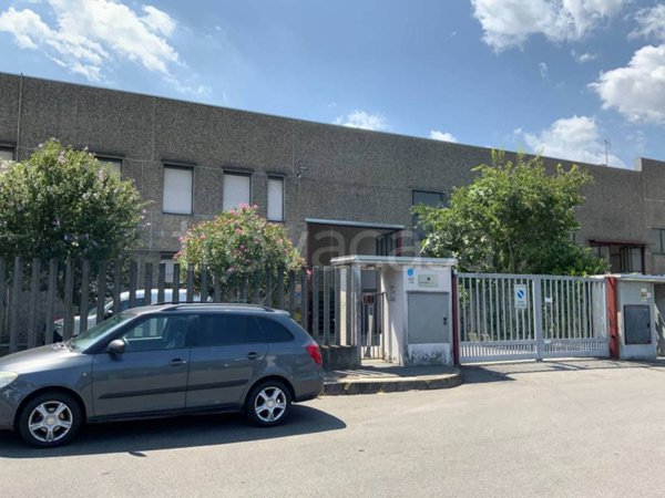 locale commerciale in vendita a San Giuliano Milanese