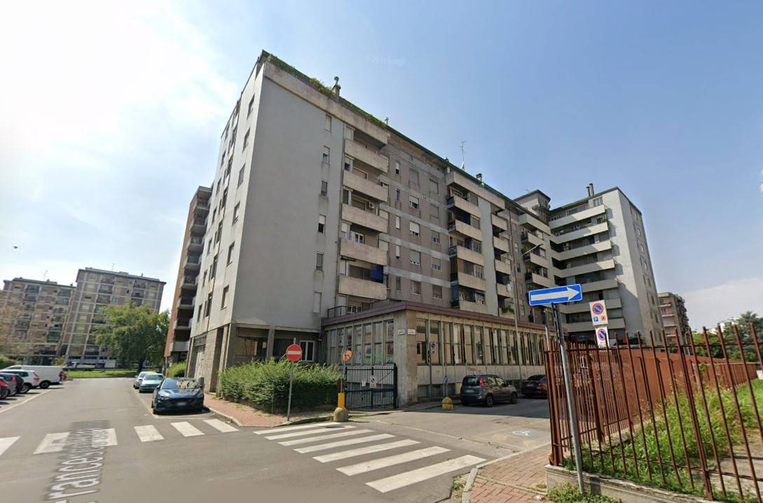 locale commerciale in vendita a San Giuliano Milanese