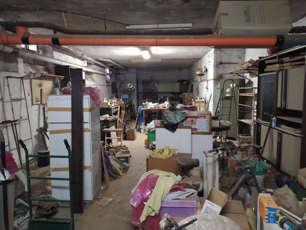 locale di sgombero in vendita a San Giuliano Milanese