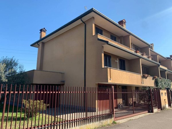 casa indipendente in vendita a Santo Stefano Ticino