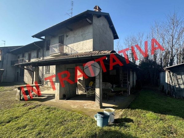 casa indipendente in vendita a Santo Stefano Ticino