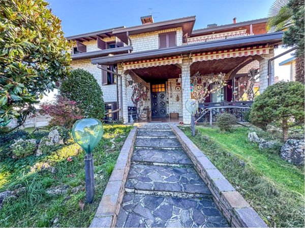 casa indipendente in vendita a Santo Stefano Ticino