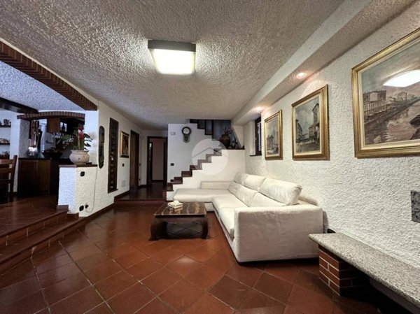 casa indipendente in vendita a Santo Stefano Ticino