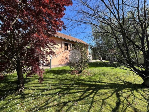 casa indipendente in vendita a Santo Stefano Ticino