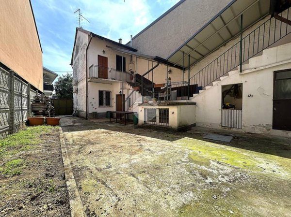 casa indipendente in vendita a Santo Stefano Ticino