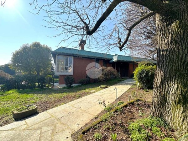 casa indipendente in vendita a Santo Stefano Ticino