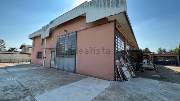 capannone in vendita a Santo Stefano Ticino