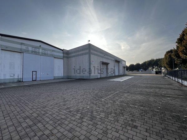 capannone in vendita a Santo Stefano Ticino