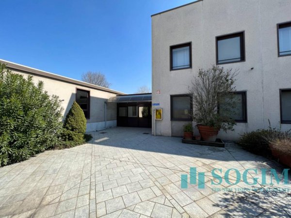 capannone in vendita a Santo Stefano Ticino