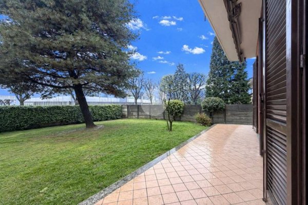 casa indipendente in vendita a Santo Stefano Ticino