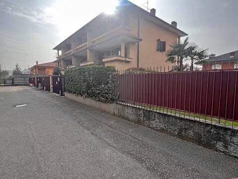 casa indipendente in vendita a Santo Stefano Ticino