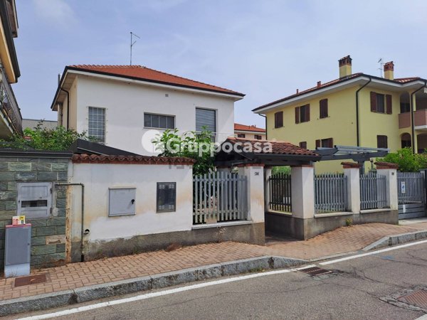 casa indipendente in vendita a Santo Stefano Ticino