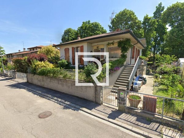 casa indipendente in vendita a Santo Stefano Ticino
