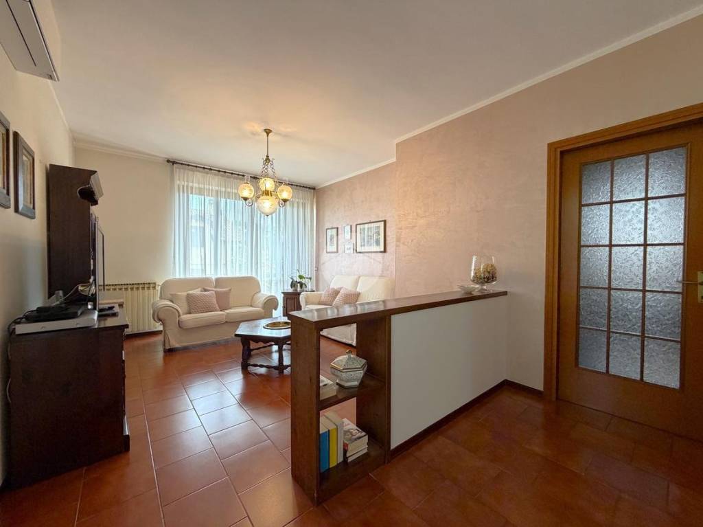 casa indipendente in vendita a Santo Stefano Ticino