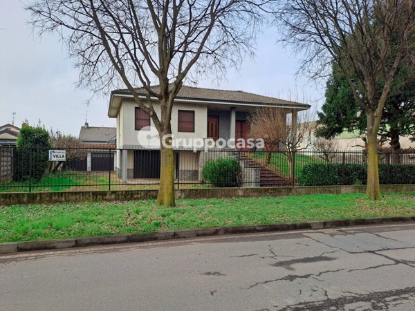 casa indipendente in vendita a Santo Stefano Ticino