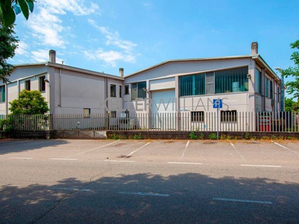 locale commerciale in vendita a Santo Stefano Ticino