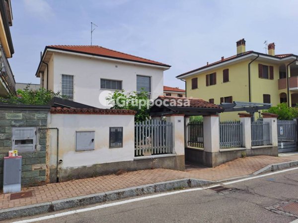 casa indipendente in vendita a Santo Stefano Ticino