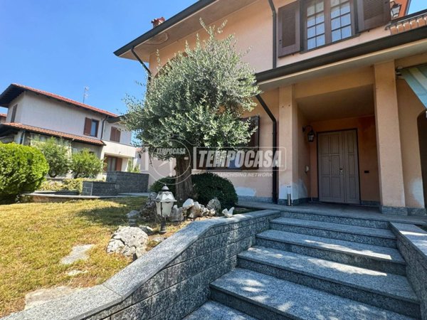 casa indipendente in vendita a Santo Stefano Ticino