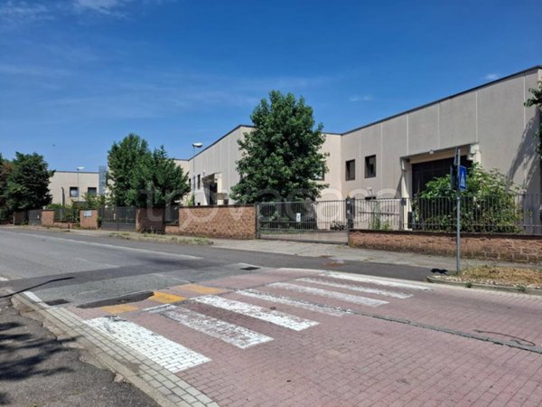 capannone in vendita a Santo Stefano Ticino