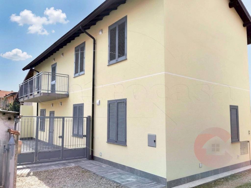 casa indipendente in vendita a Santo Stefano Ticino