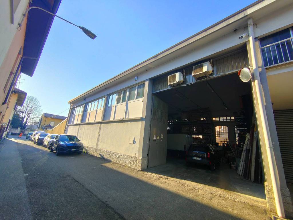locale commerciale in vendita a San Vittore Olona